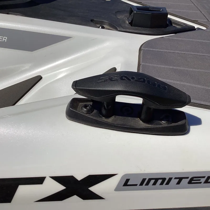 Slide: The Image of Sea-Doo GTX Limited 325 2026 - 9