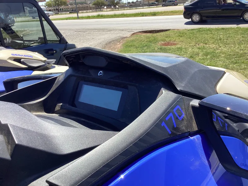 Slide: The Image of Sea-Doo Wake 170 iDF, iBR 2026 - 9