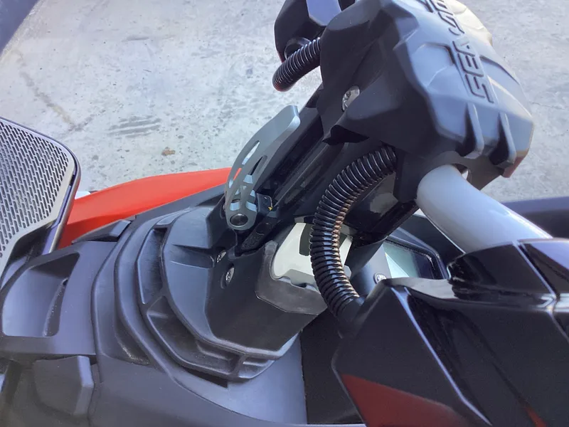 Slide: The Image of Sea-Doo Spark Trixx for 3 iBR and Audio in option 2026 - 10