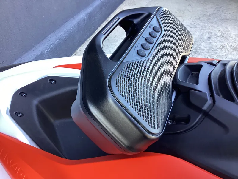 Slide: The Image of Sea-Doo Spark Trixx for 3 iBR and Audio in option 2026 - 5