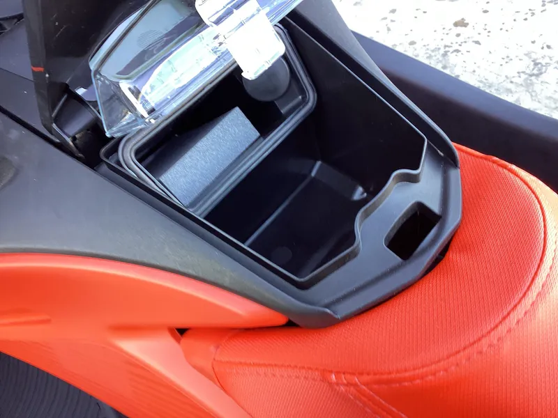 Slide: The Image of Sea-Doo Spark Trixx for 3 iBR and Audio in option 2026 - 9