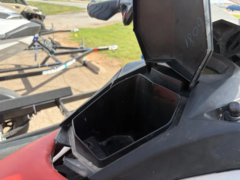 Slide: The Image of Sea-Doo Spark 2up 900 ACE 2016 - 7