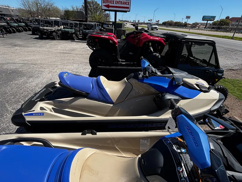 The Image of Sea-Doo Wake 170 BRP Premium Audio, iDF, iBR 2026 - 1