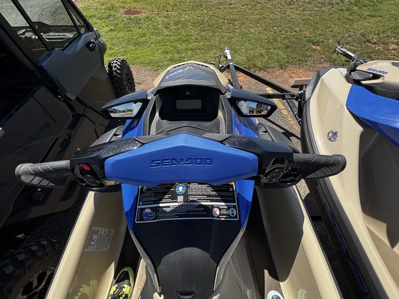 Slide: The Image of Sea-Doo Wake 170 BRP Premium Audio, iDF, iBR 2026 - 10