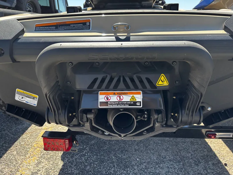 Slide: The Image of Sea-Doo Wake 170 BRP Premium Audio, iDF, iBR 2026 - 5