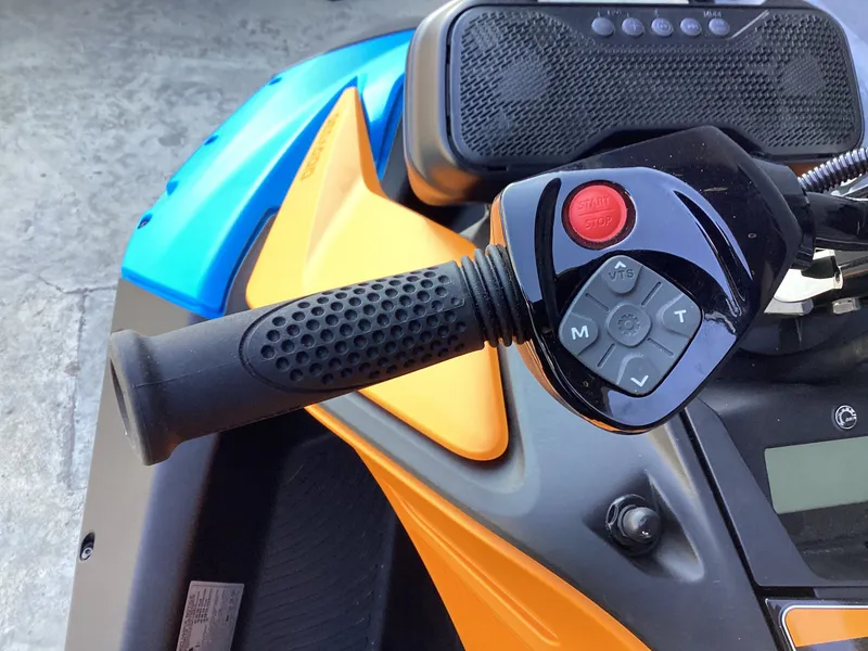 Slide: The Image of Sea-Doo Spark Trixx for 3 iBR and Audio in option 2026 - 13