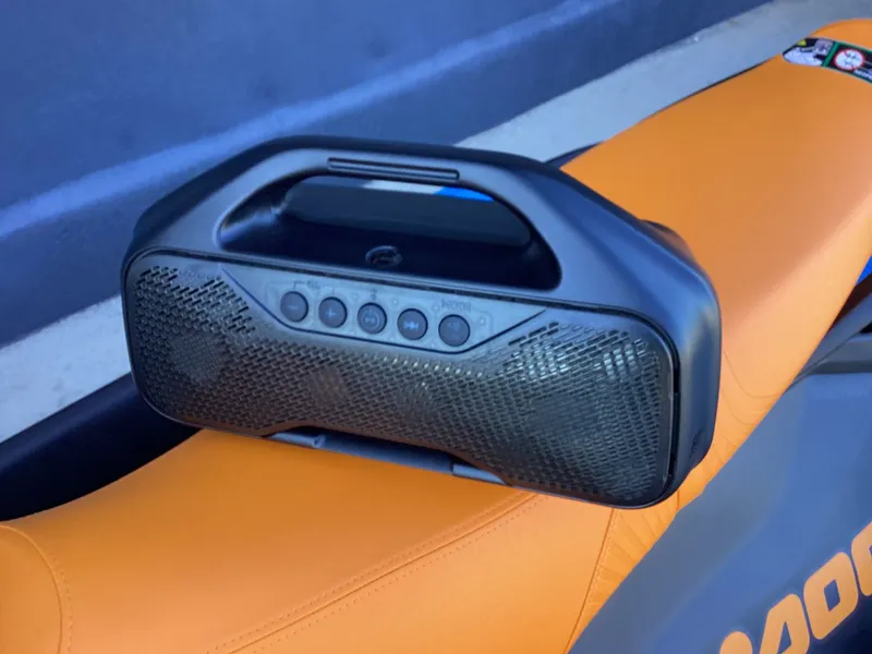 Slide: The Image of Sea-Doo Spark Trixx for 3 iBR and Audio in option 2026 - 7