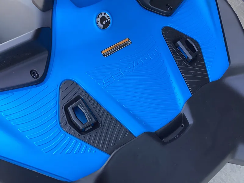 Slide: The Image of Sea-Doo Spark Trixx for 3 iBR and Audio in option 2026 - 8