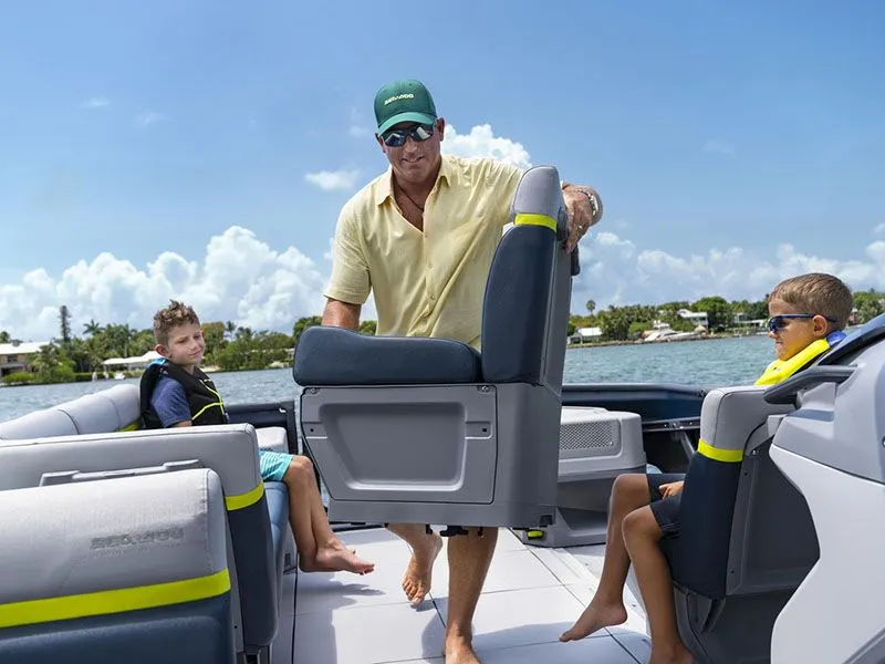 Slide: The Image of Sea-Doo Switch Cruise Limited 21 - 230 hp 2024 - 20