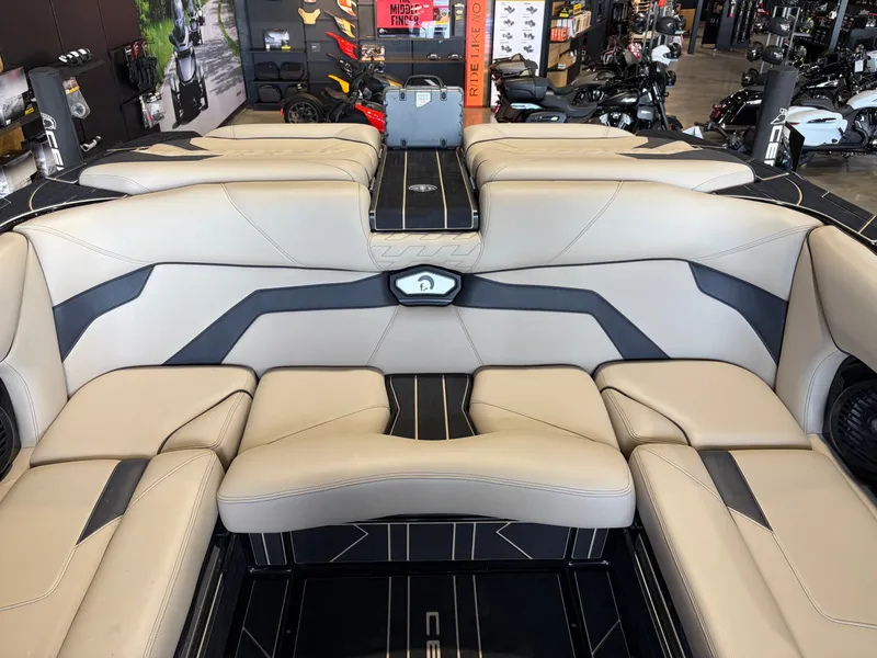 Slide: The Image of Centurion Ri245 2026 - 15