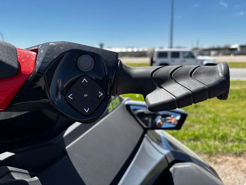 Slide: The Image of Sea-Doo RXT-X 325 Tech Package 2024 - 6