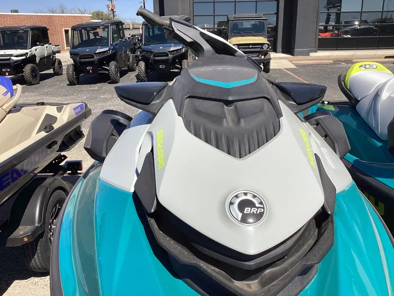 Slide: The Image of Sea-Doo GTI SE 170 Tech Package, audio, iDF, iBR 2025 - 10