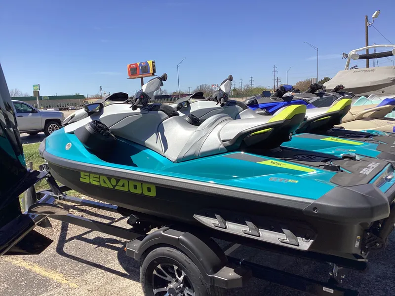 Slide: The Image of Sea-Doo GTI SE 170 Tech Package, audio, iDF, iBR 2025 - 5