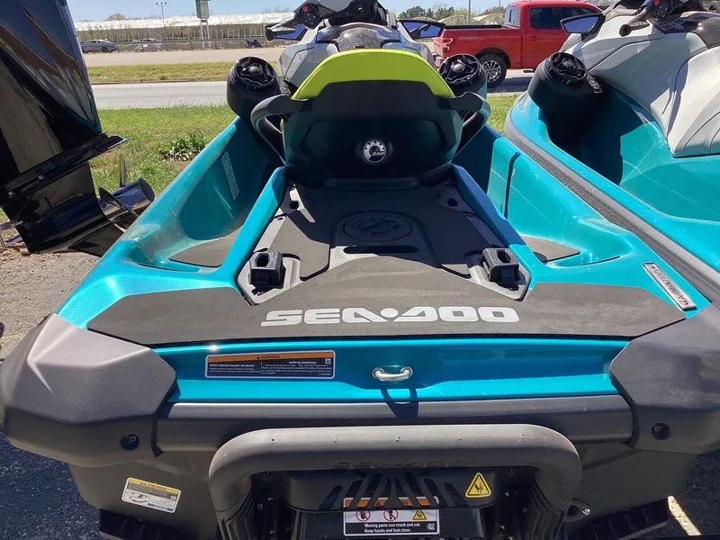 Slide: The Image of Sea-Doo GTI SE 170 Tech Package, audio, iDF, iBR 2025 - 6
