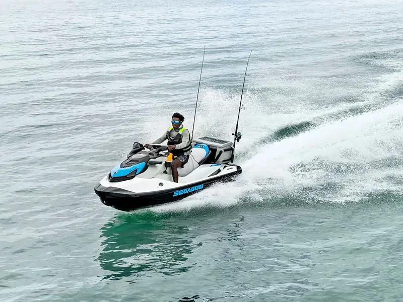 Slide: The Image of Sea-Doo FishPro Scout 130 2025 - 15