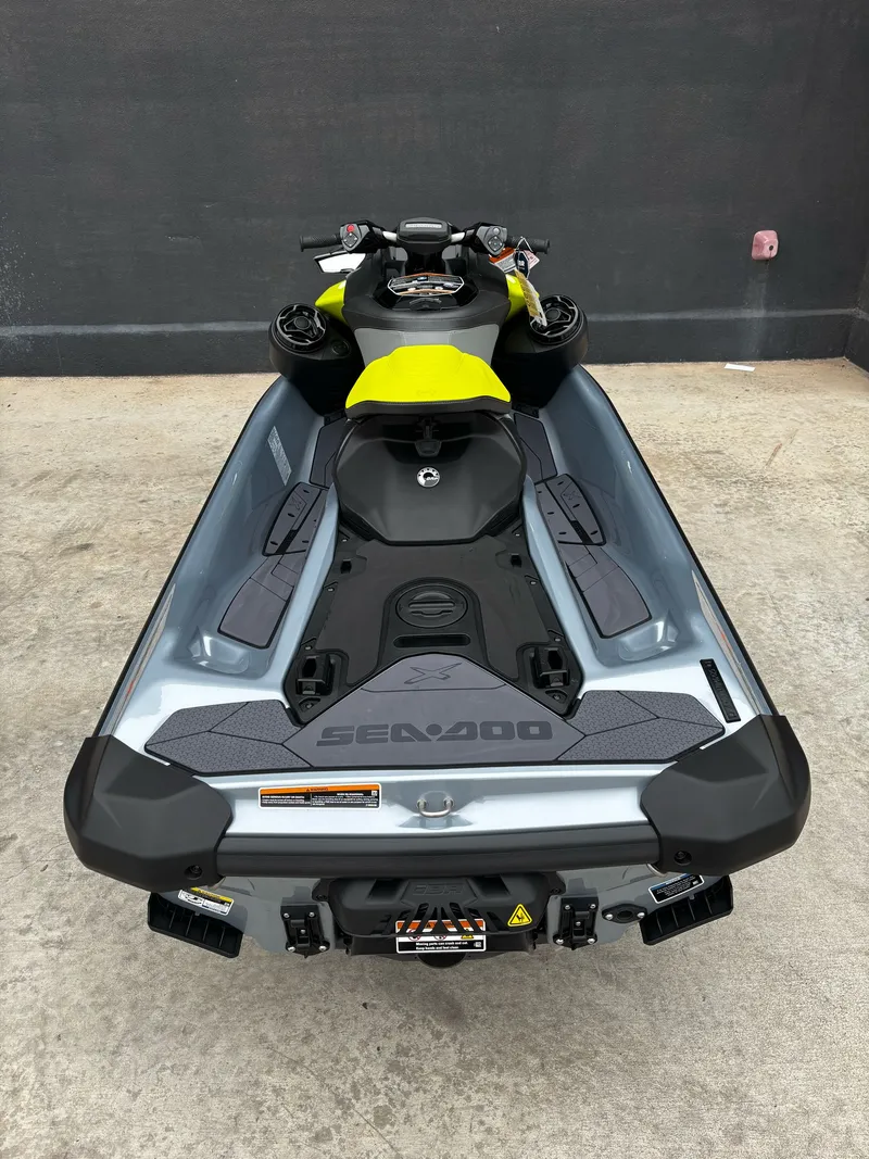 Slide: The Image of Sea-Doo RXP-X 325 Tech Package 2025 - 4