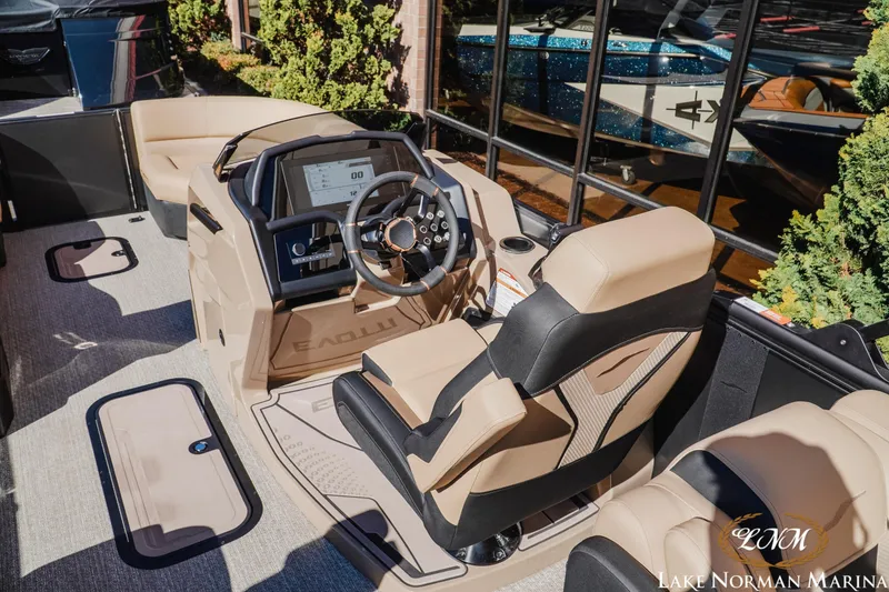 Slide: The Image of Luxurious Evotti 723QL boat interior with modern dashboard and comfortable seating, 2026 model. - 11