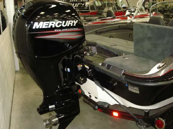 Slide: The Image of 2014 Ranger 1850 LS boat with Mercury outboard motor. - 18