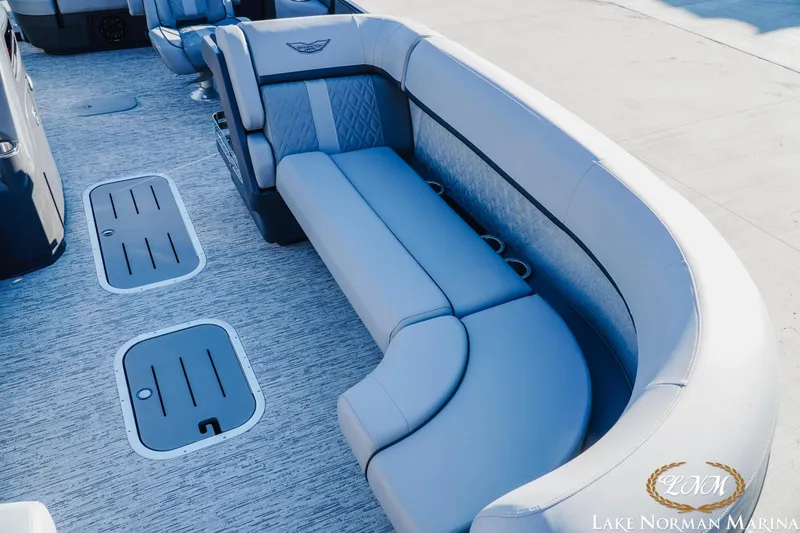 Slide: The Image of Luxurious seating on 2026 Bennington 24MSB pontoon boat at Lake Norman Marina. - 16