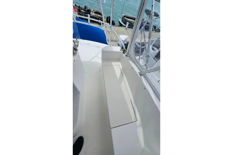 Slide: The Image of Ocean Yachts 40 Super Sport 2000 model, featuring a sleek deck and seating area. - 16