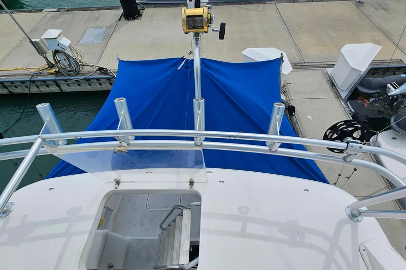 Slide: The Image of Top view of a 2000 Ocean Yachts 40 Super Sport at a marina dock. - 21