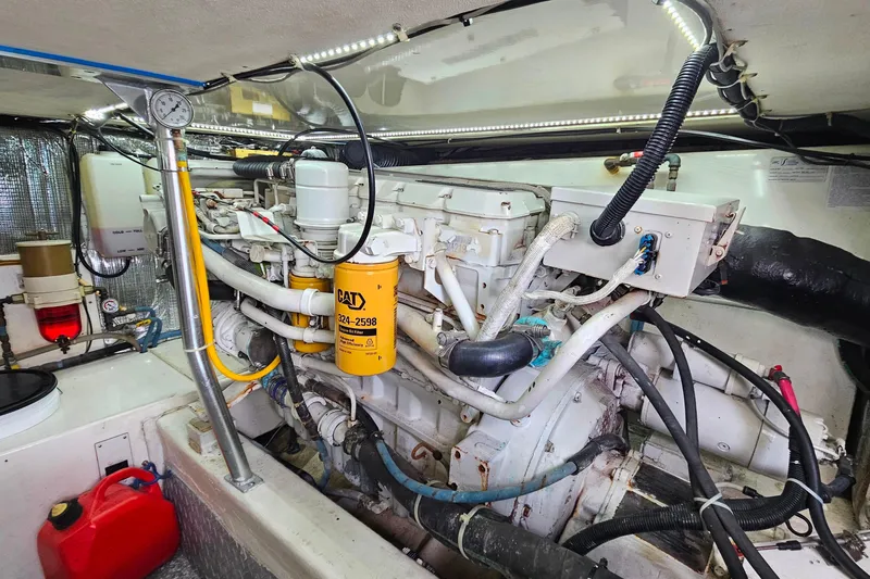 Slide: The Image of Engine room of a 2000 Ocean Yachts 40 Super Sport with CAT machinery. - 72