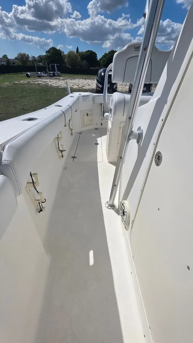 Slide: The Image of Mako 234 Center Console 2014 - 18