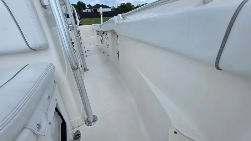 Slide: The Image of Mako 234 Center Console 2014 - 26