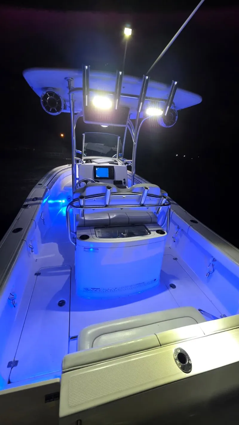 Slide: The Image of Mako 234 Center Console 2014 - 32