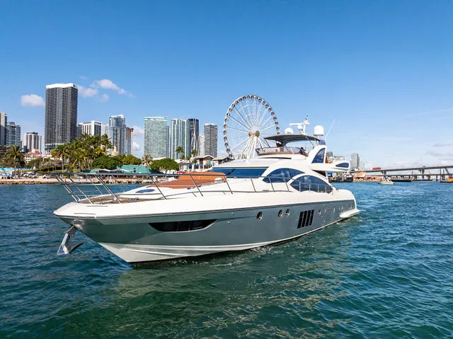 Slide: The Image of Azimut Atlantis 34 2014 - 17
