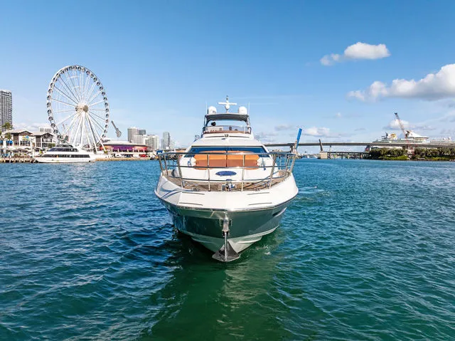 Slide: The Image of Azimut Atlantis 34 2014 - 18