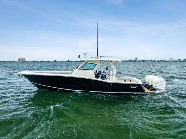 Slide: The Image of Scout 355 LXF 2020 - 28