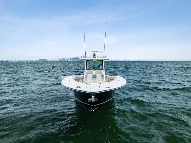 Slide: The Image of Scout 355 LXF 2020 - 32