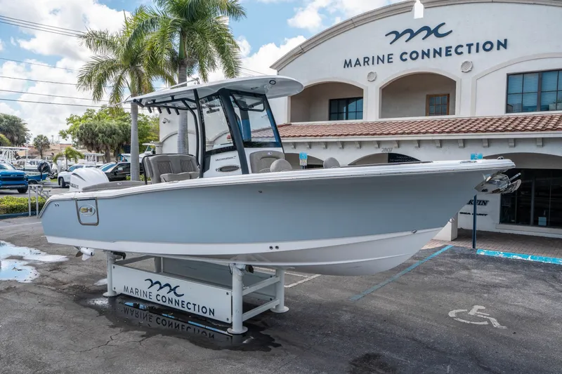 Slide: The Image of Sea Hunt Ultra 255 SE 2026 - 8