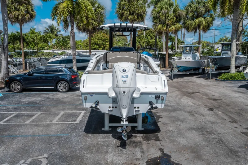 Slide: The Image of Sea Hunt Ultra 255 SE 2026 - 3