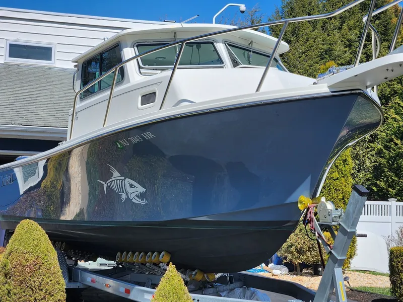 The Image of Parker Marine 2520 XLD Sport Cabin 2022 - 0