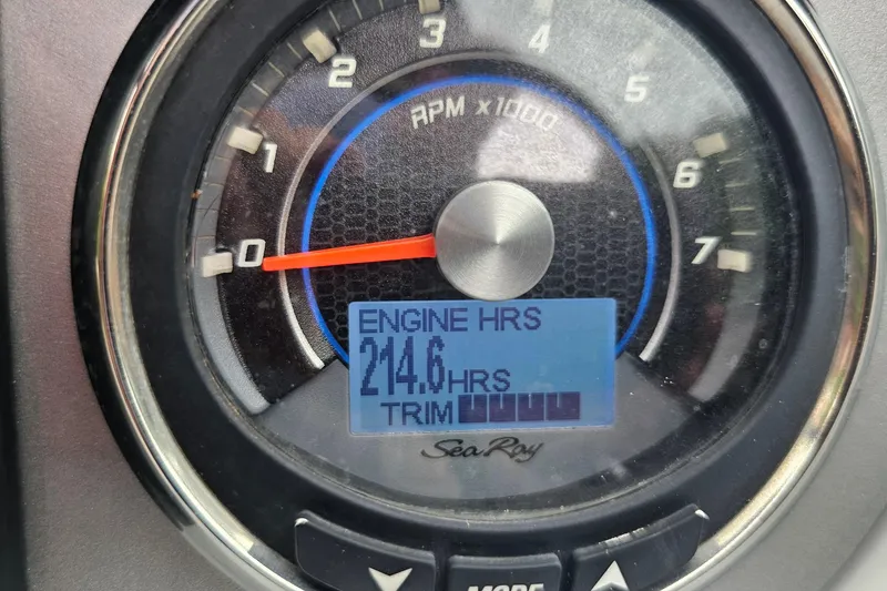 Slide: The Image of Tachometer of 2017 Sea Ray SDX 240 Outboard showing 214.6 engine hours. - 32