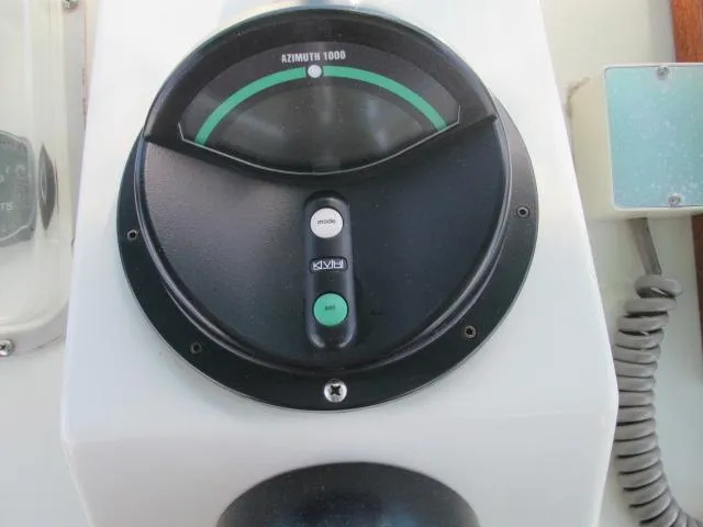 Slide: The Image of Compass on Tollycraft 26 Sedan boat, year 1976. - 15