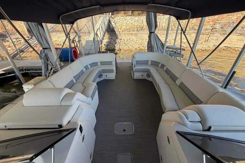 Slide: The Image of Luxurious interior of 2023 Bennington QX 30 QXFBWA X2 Wide Beam pontoon boat. - 17