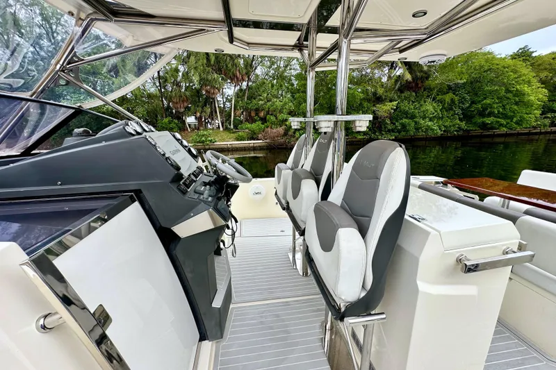 Slide: The Image of Azimut Verve 40 2013 - 42