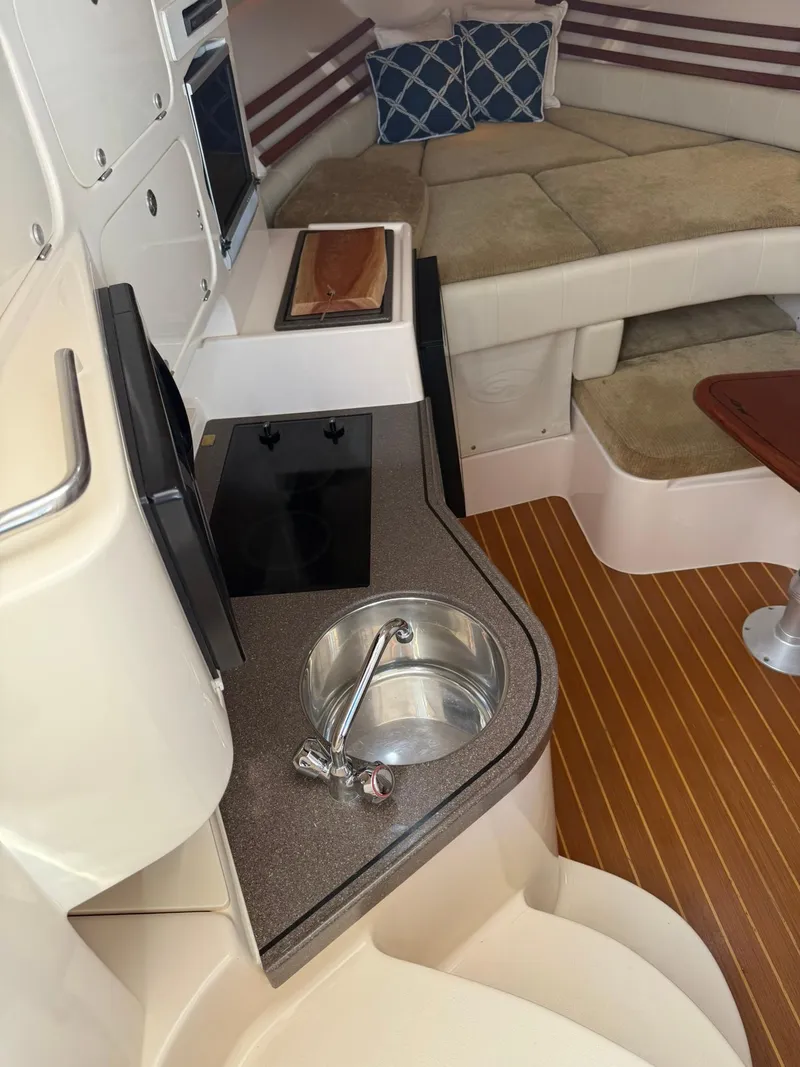 Slide: The Image of Grady-White Express 330 2007 - 53