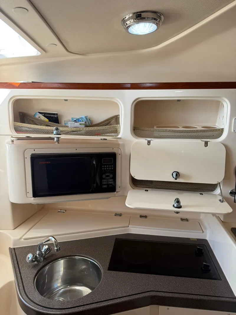 Slide: The Image of Grady-White Express 330 2007 - 59