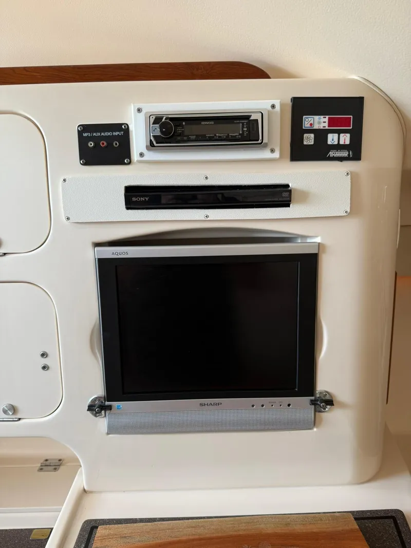 Slide: The Image of Grady-White Express 330 2007 - 61