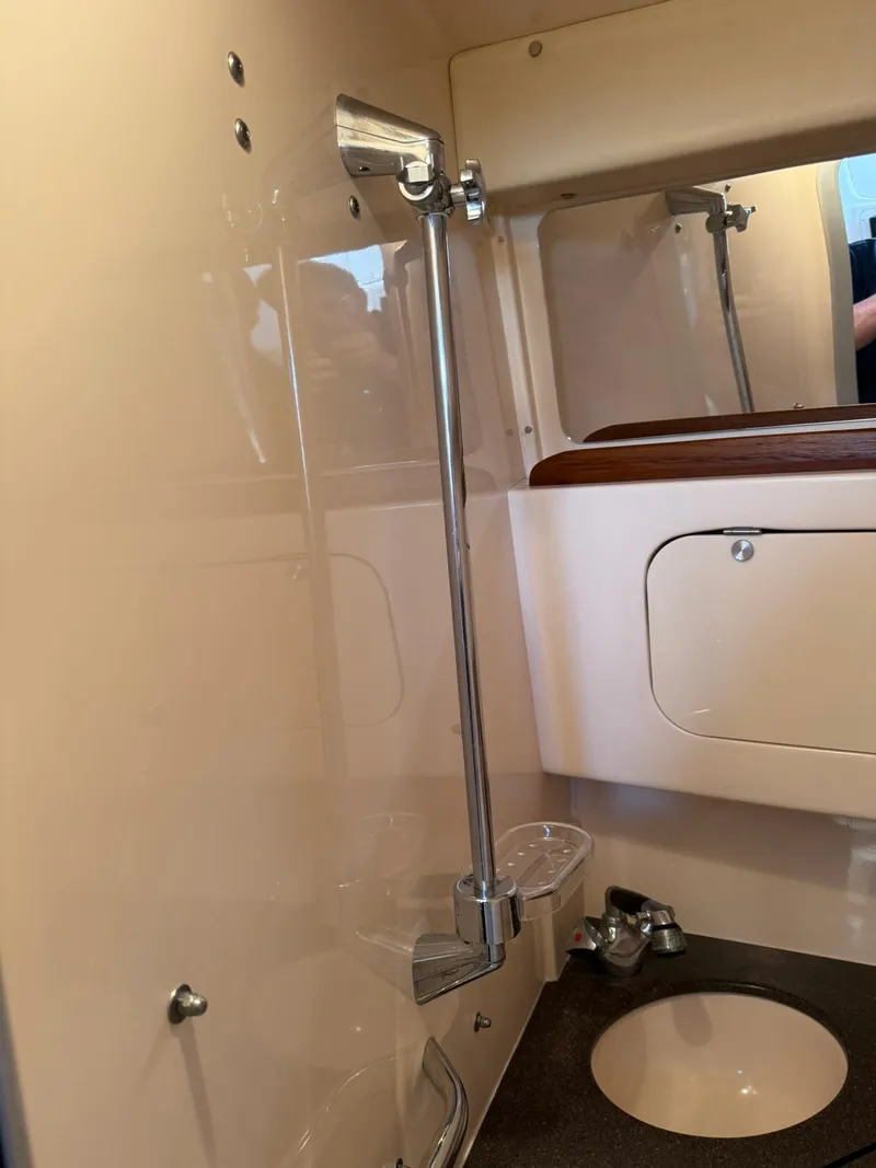 Slide: The Image of Grady-White Express 330 2007 - 82