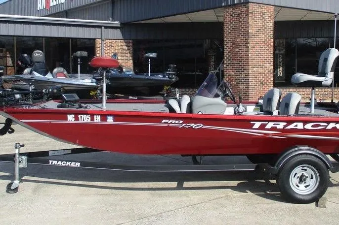 The Image of Tracker Pro 170 2018 - undefined