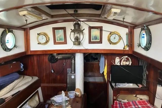 Slide: The Image of Salon - 12