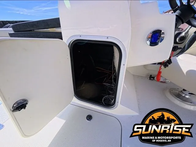 Slide: The Image of Stingray 192 SC 2023 - 14