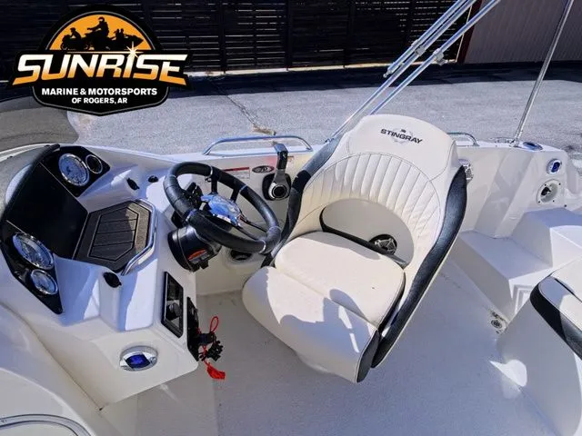 Slide: The Image of Stingray 192 SC 2023 - 7