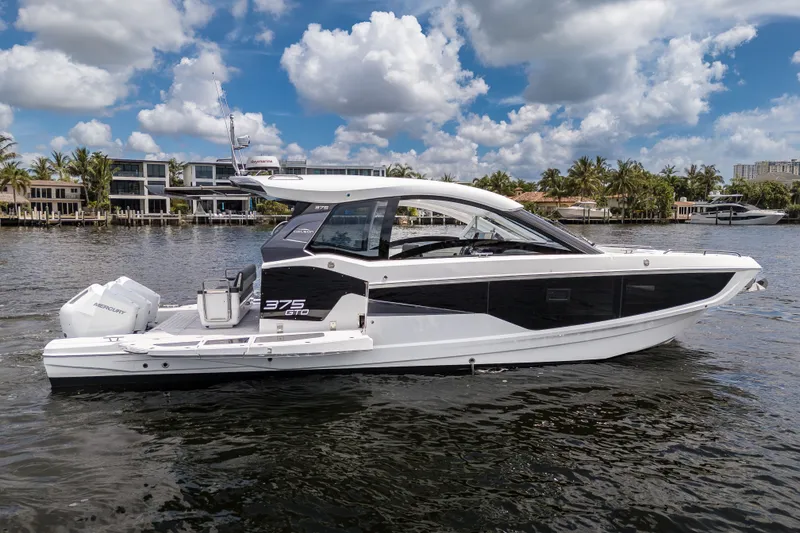 Slide: The Image of Galeon 375 GTO 2026 - 9