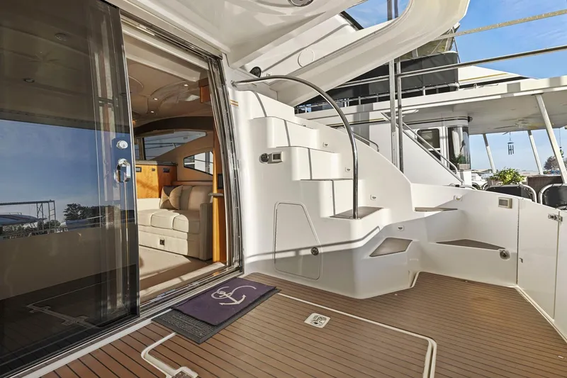 Slide: The Image of 2008 Cruisers Yachts 447 Sport Sedan interior with elegant seating and modern design. - 7